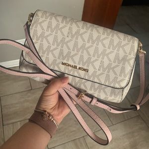 ***SOLD *** Michael Kors Pouchette Crossbody